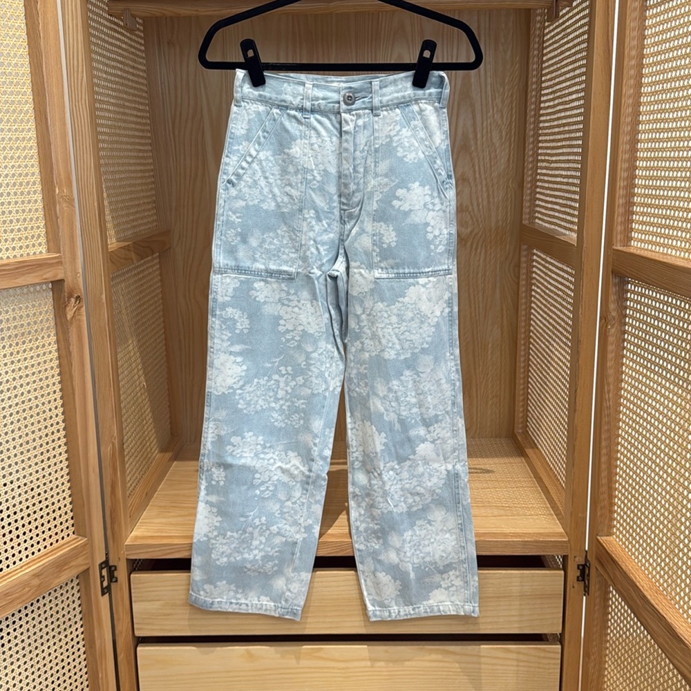 This is the Great - Floral light wash jeans - size 24